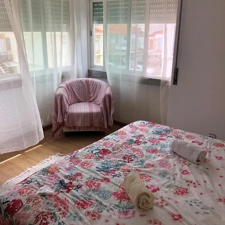 Capitan Beach House Hostel Costa de Caparica